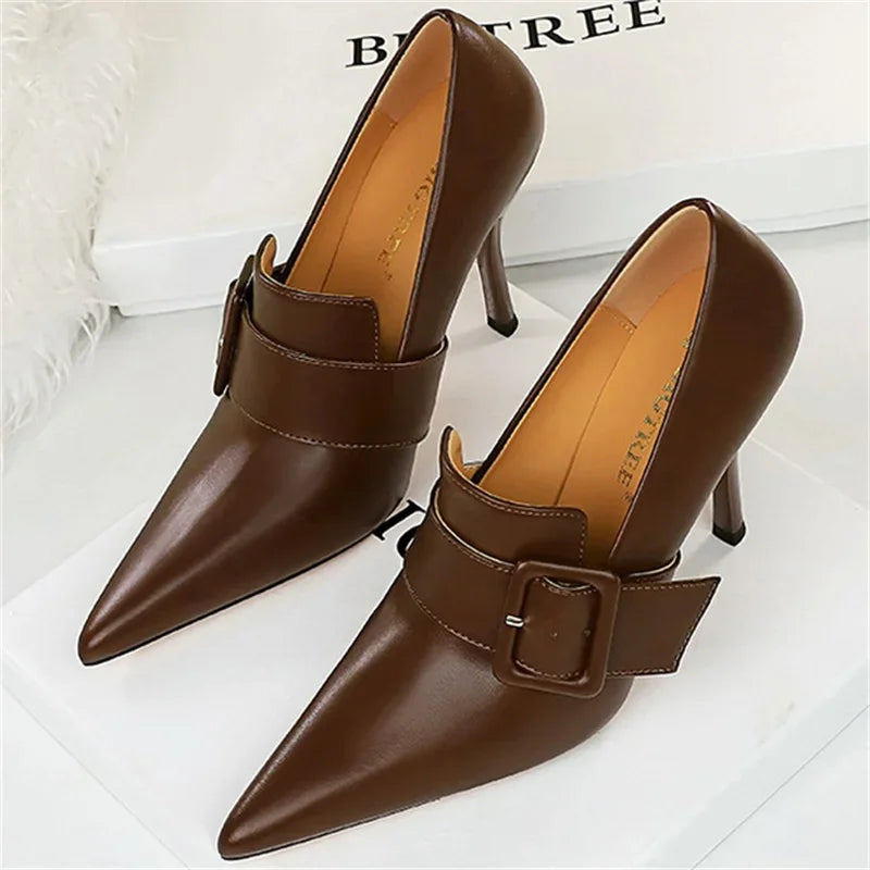 Black Leather Shoes: Buckled Shoes