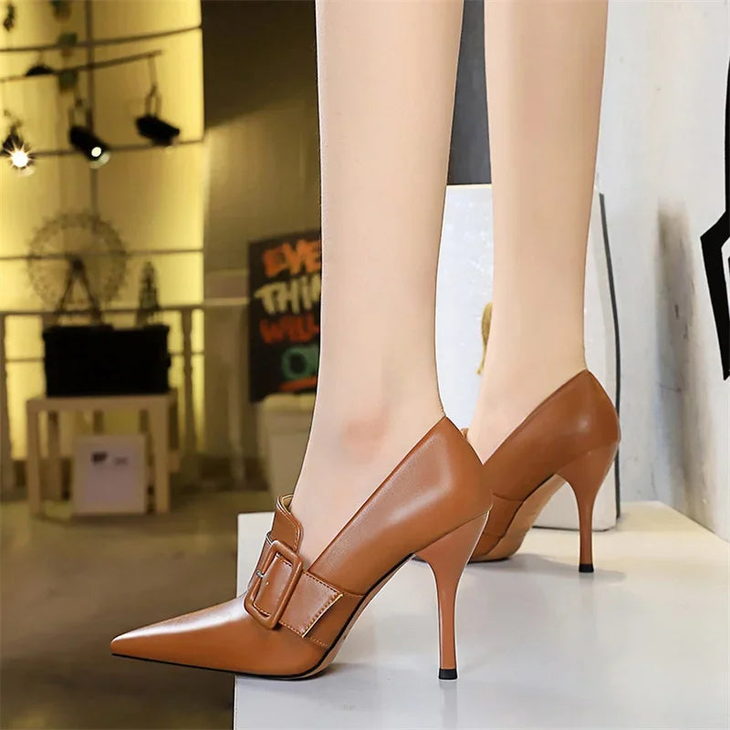 Black Leather Shoes: Buckled Shoes