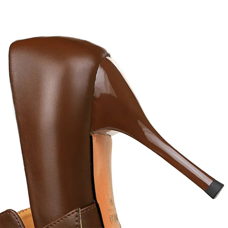 Black Leather Shoes: Buckled Shoes