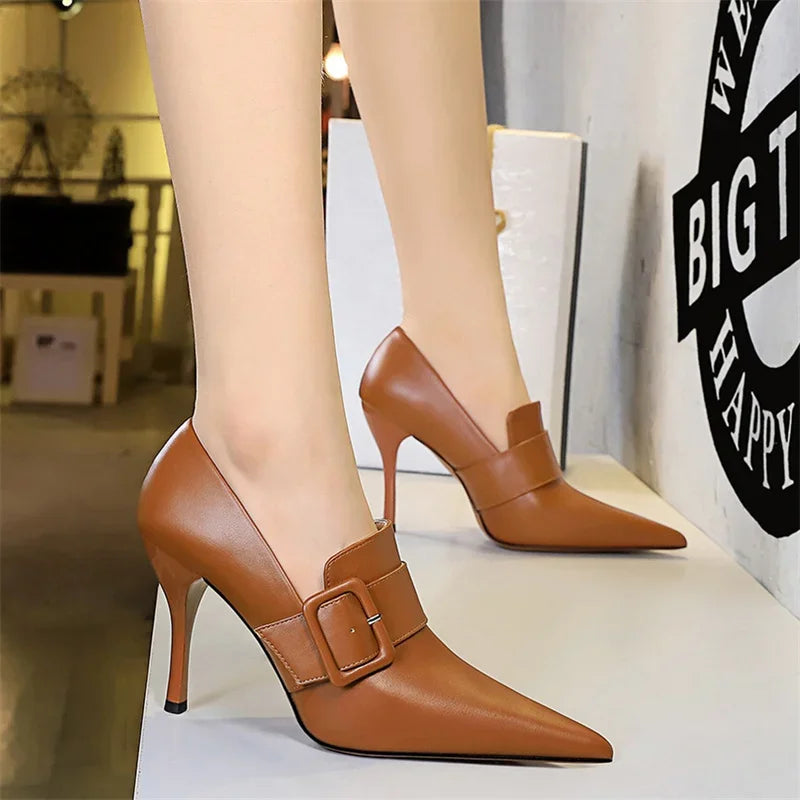 Black Leather Shoes: Buckled Shoes