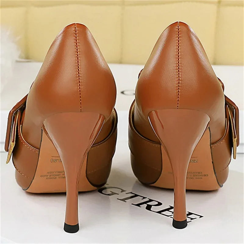 Black Leather Shoes: Buckled Shoes