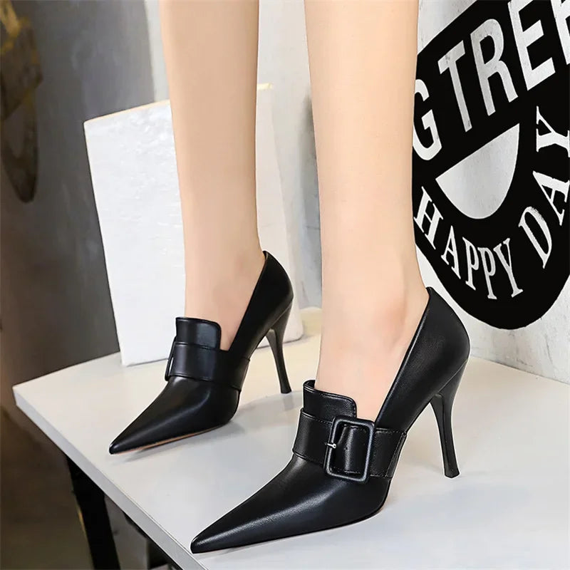Black Leather Shoes: Buckled Shoes