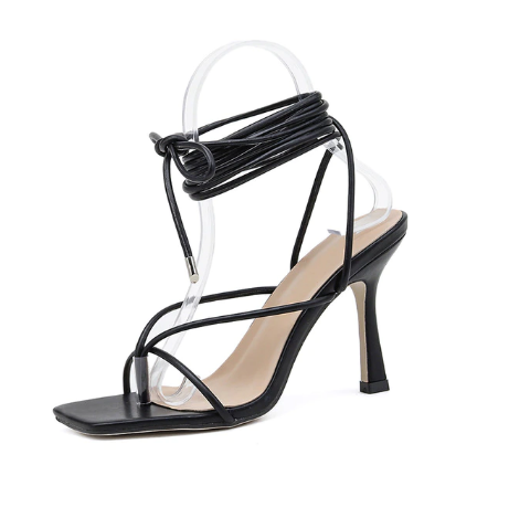Narrow band vintage high heels