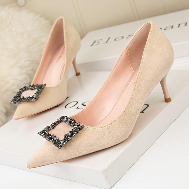 Black Pumps for Women
