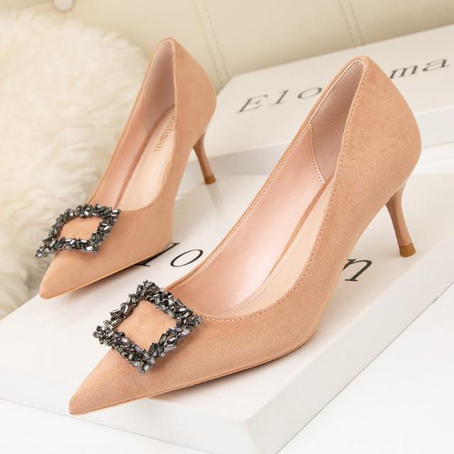 Black Pumps for Women