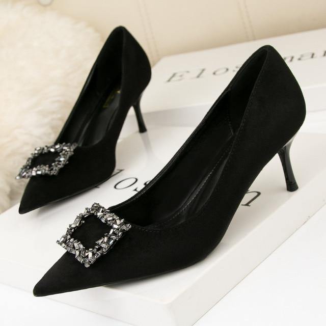 Black Pumps for Women