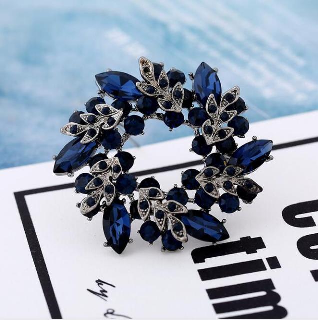 Morkopela Big Flower Crystal Brooch For Women Fashion Brooch Pin Bouquet Rhinestone Brooches And Pins Scarf Clip Jewelry