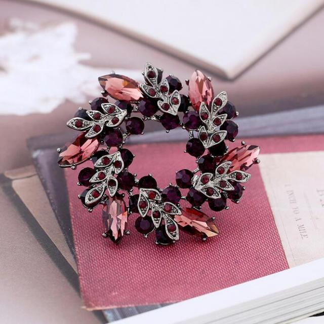 Morkopela Big Flower Crystal Brooch For Women Fashion Brooch Pin Bouquet Rhinestone Brooches And Pins Scarf Clip Jewelry