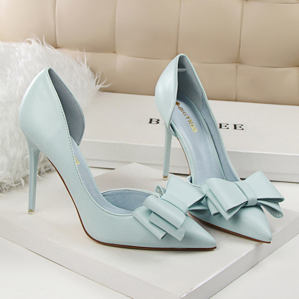 Ribbon shoes