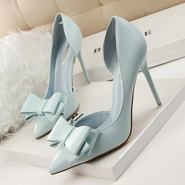 Ribbon shoes