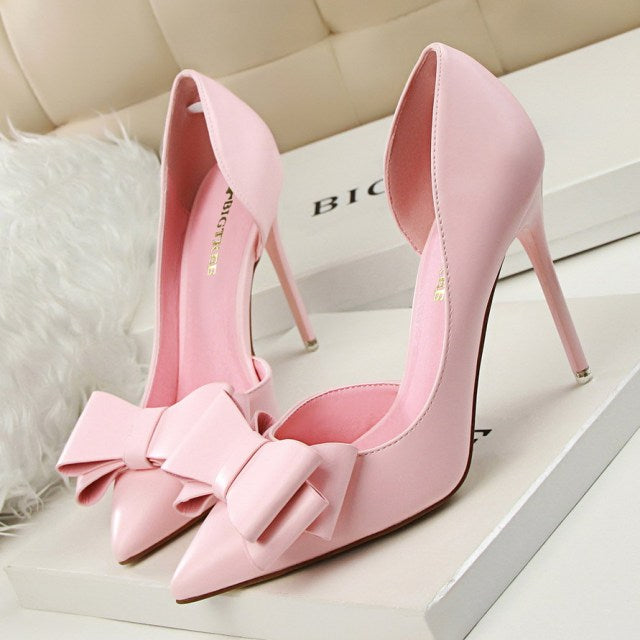 Ribbon shoes