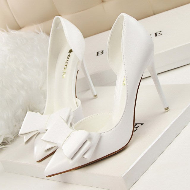 Ribbon shoes