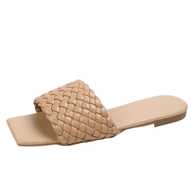 Flat sandals