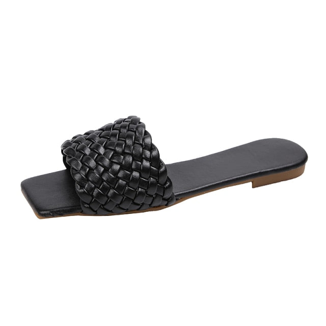 Flat sandals