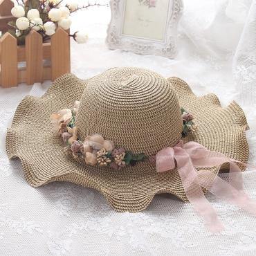 Wide brim hat