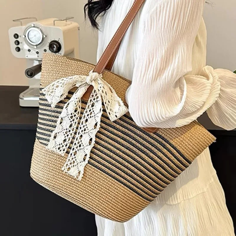 Striped straw tote bag