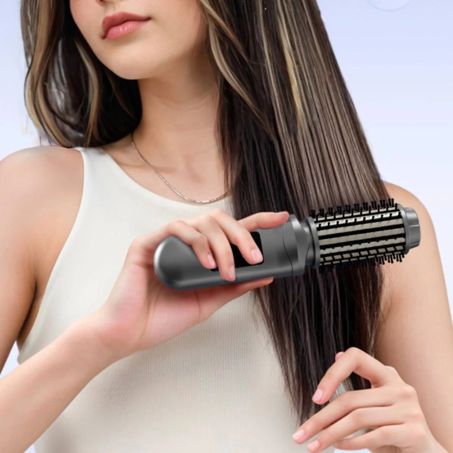 Cordless brush for shaping hair