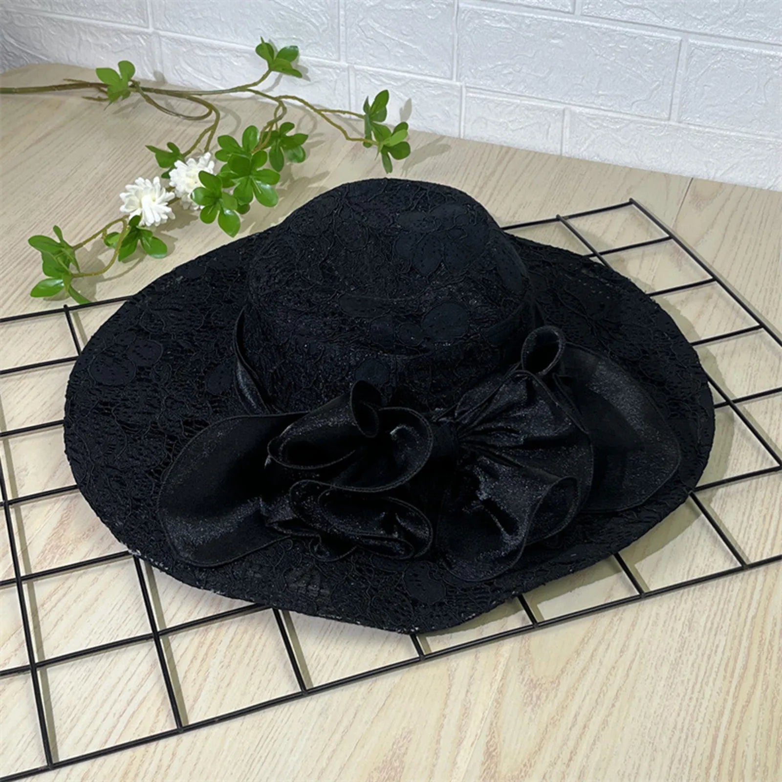 Lace hat with bow
