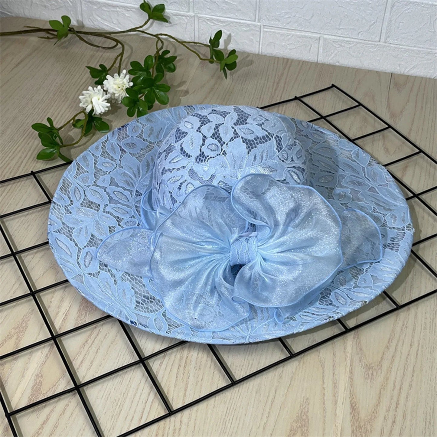 Wide brim lace fascinator