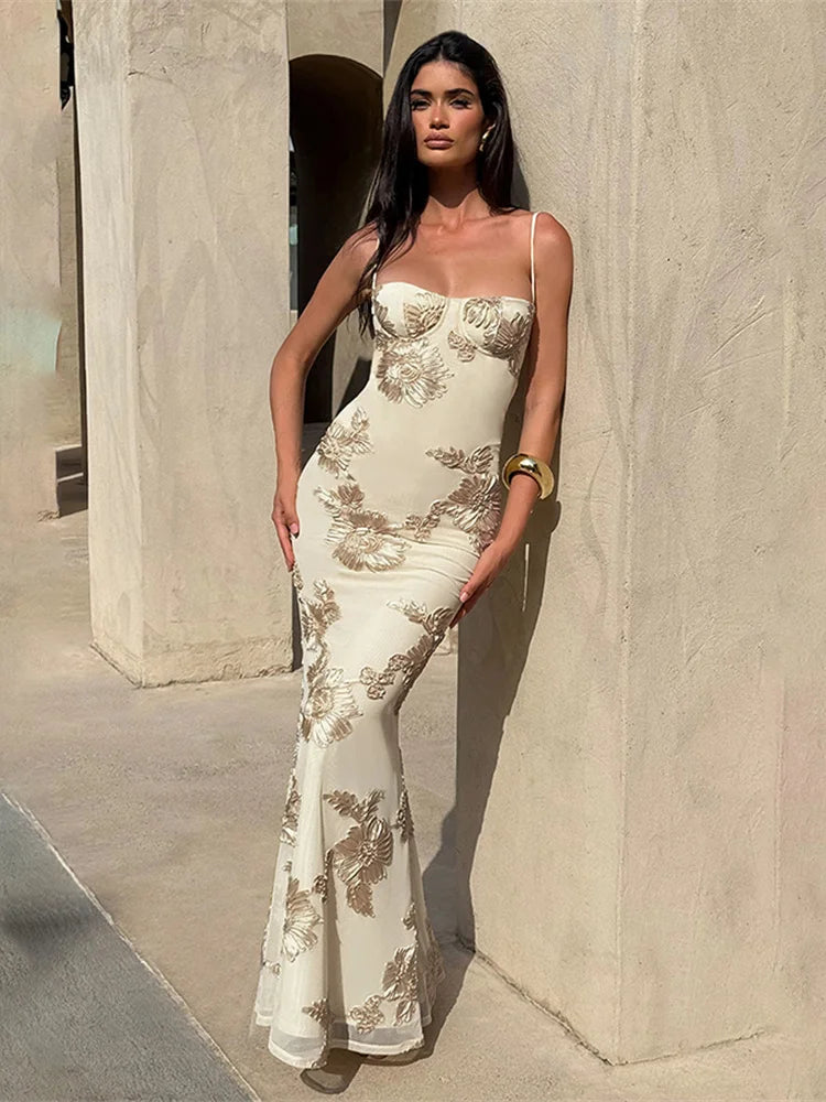 Appliqué detailed evening dress