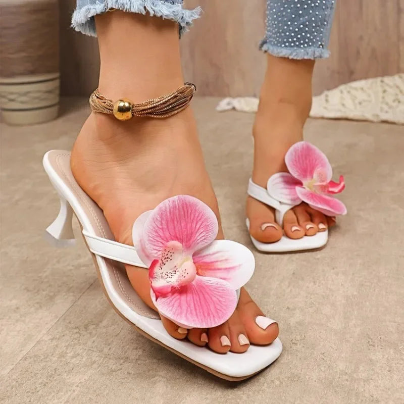 Square toe flower sandals
