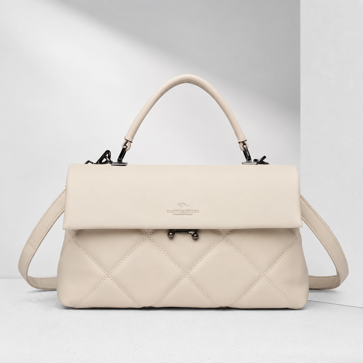 Diamond pattern shoulder bag