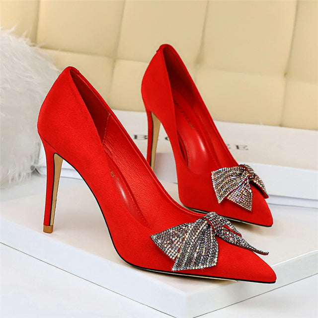shoes, black pumps, red pumps, black and red heels, high heels