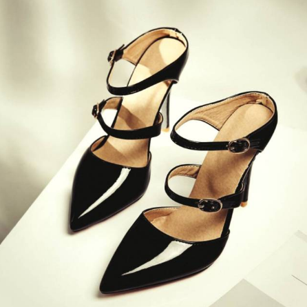 Black Pointed Shoes