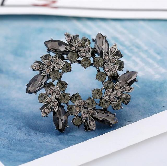 Large Flower Crystal Brooch In Silver With Rhinestone Crystal