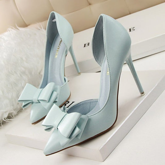 Ribbon shoes